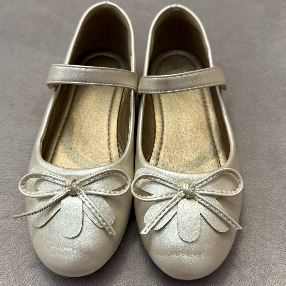 Girls Ivory Mary Jane Flats Size 2C Dress Shoes Velcro Strap